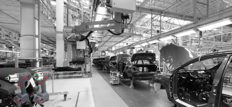 Precyzja w montażu: jak kontrolowane dokręcanie podnosi jakość produkcji?